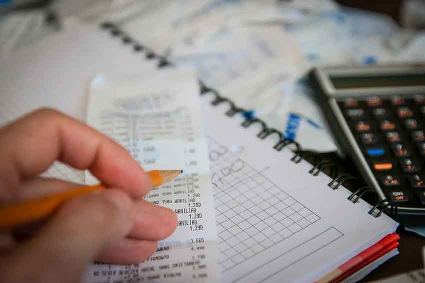 Keeping Incomplete Records is a way for startup payroll mistakes 